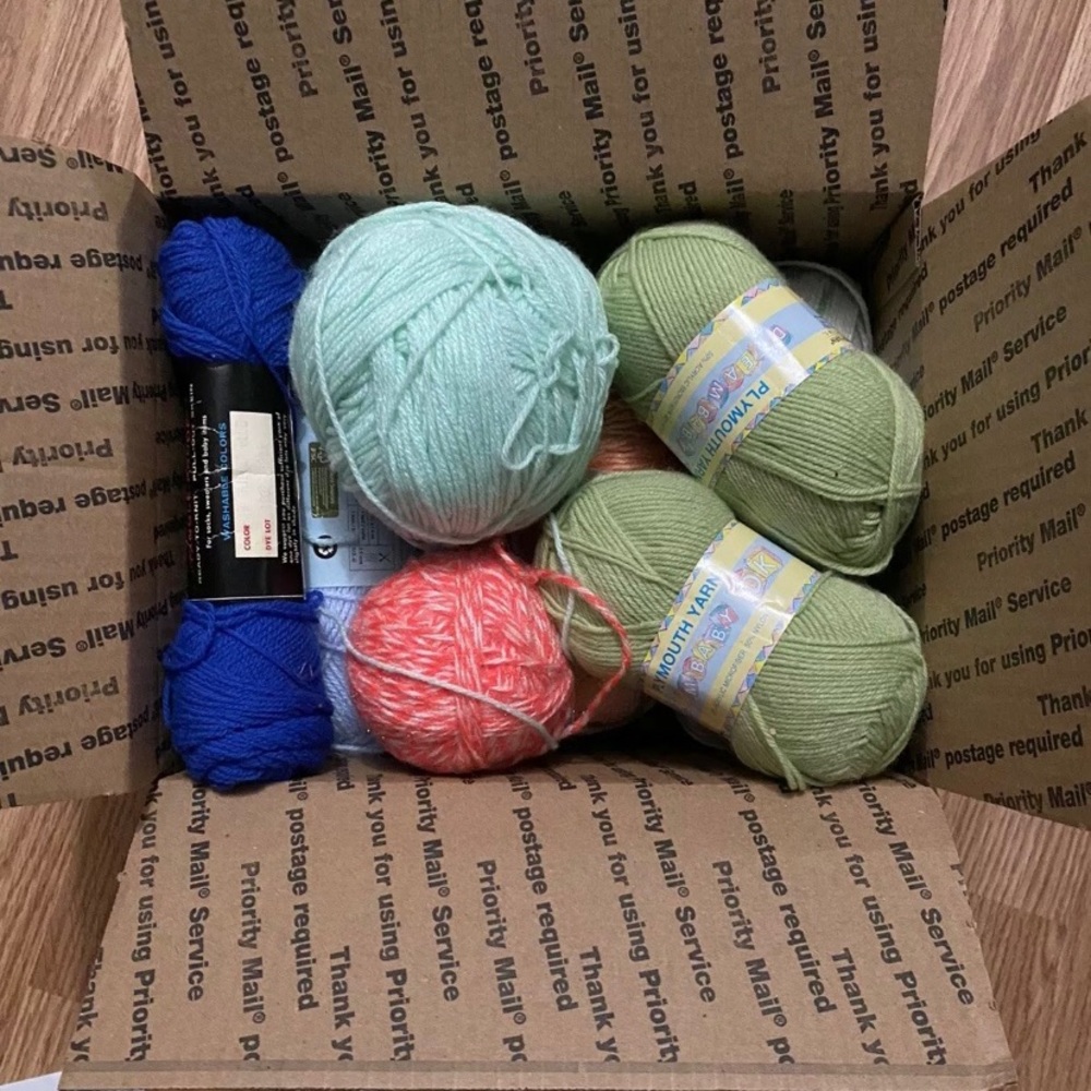 Grab box of yarn